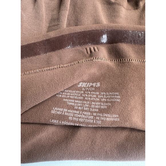 NWOT Skims Seamless Sculpt High-Waisted Above the Knee Short in Jasper, Small - Picture 6 of 8